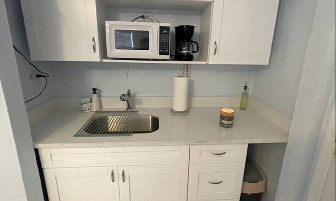 Tampa House | ALL NEW and REMODELED Guest Suit!
