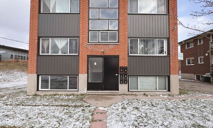 Kitchener Apartment | All the Comforts of Home – Central & Cozy