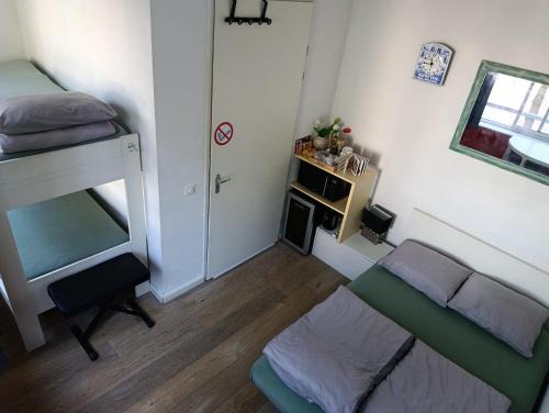Amsterdam East Bed & Breakfast | All you need, a comfy place