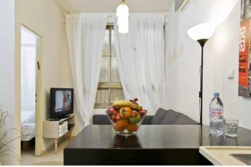 Kerem HaTeimanim Apartment | all you need in 1BR home by the Beach