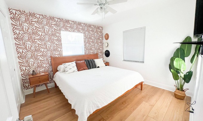 St. Petersburg - Clearwater House | Allendale Abode - 2 miles from Downtown St. Pete! & Family-friendly