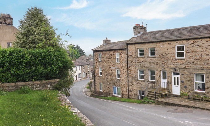 Reeth Cottage | ALMA HOUSE, pet friendly, character holiday cottage in Reeth