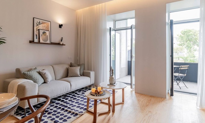 Centro / Baixa Apartment | Almada 551 - 2.2 l Sleek Serenity by LovelyStay