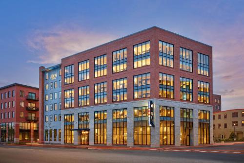 Portland Hotel | Aloft Portland Downtown Waterfront ME