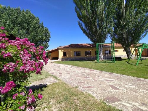 Noviercas House | Alojamiento Rural La Arboleda