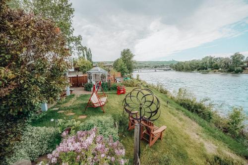 Montgomery Hotel | Along River Ridge