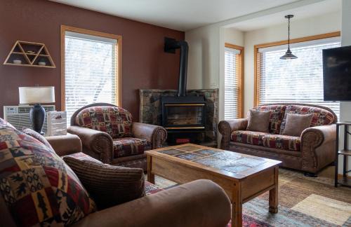 Ouray House | Alpenglow Three Bedroom Two Bath XL – A17