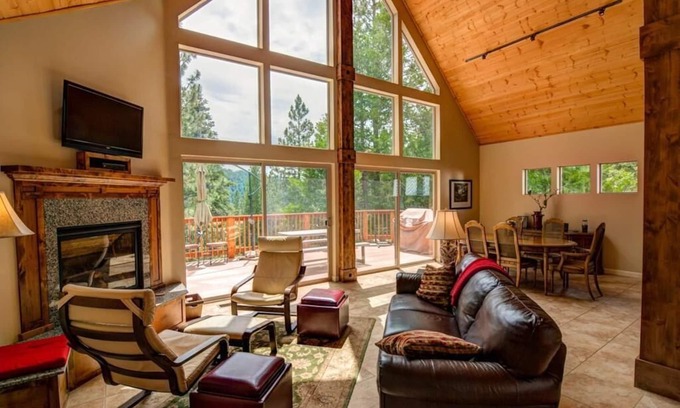 Yosemite West House | Alpine Aerie