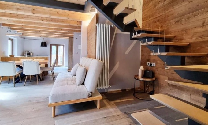 Courmayeur Apartment | Alpine Chic Retreat S