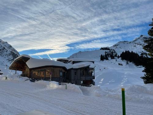 Morzine Ski Chalet | Alpine Creek - Luxury Ski-in Avoriaz Morzine