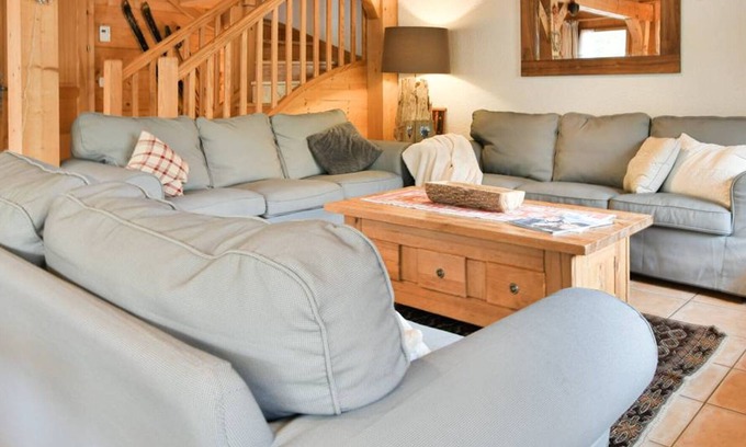 Le Grand-Bornand Ski Chalet | Alpine Luxury: 4-Star Chalet, Ski-In/Ski-Out, Near Shops, Sleeps 16, 6 Bedrooms