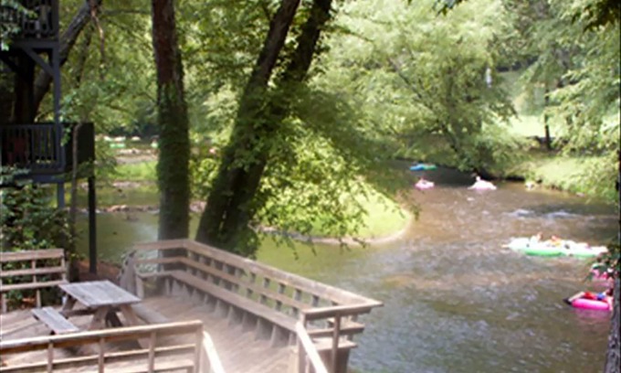 Helen Ski Chalet | Alpine Riverside Retreat Downtown Helen, 2 King Suites, 3 full Baths