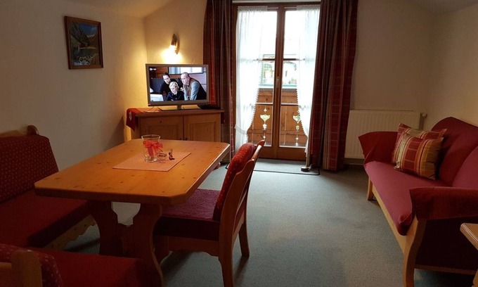 Untergrainau Apartment | Alpspitze for 3 persons and view to the Zugspitze