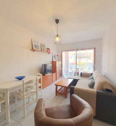 El Medano Apartment | Alquilaencanarias-Medano Galte, terrace and beach