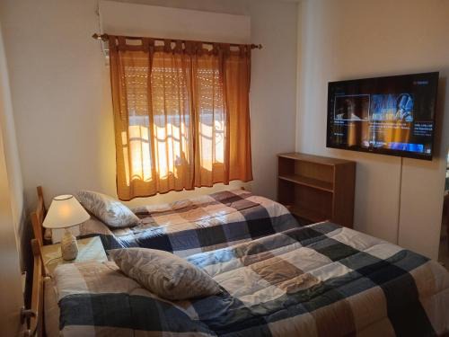 Neuquen Apartment | Alquiler Familiar, Depto 2 dormitorios, SE PAGA AL LLEGAR, ANTES NO, en planta baja