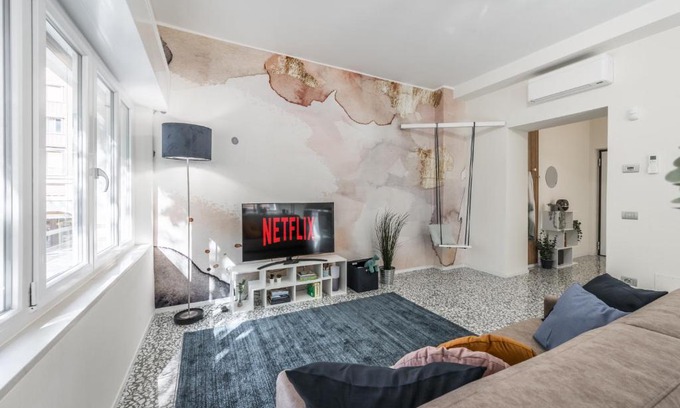 Old Town Apartment | Altalena sulla piazza, un affaccio d'eccezione