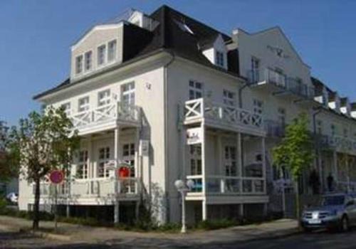 Binz Apartment | Altes Postamt by Rujana
