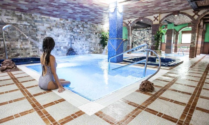 Mecina Bombaron Apartment | Altillo rural lodging for 2 people with spa and pool