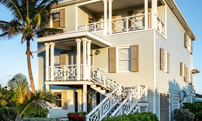 Hope Town House | Always Wendy - Luxurious Beachfront Home With Private Pool