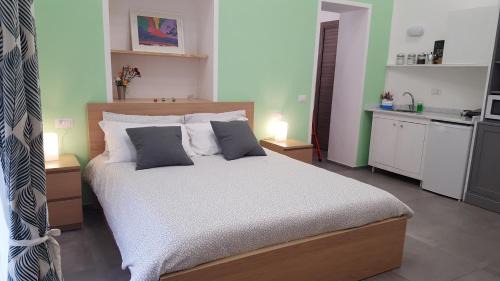 Naples City Centre Bed & Breakfast | ALYSSA HOUSE