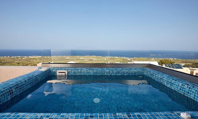 Finikia House | Alyvia Suites