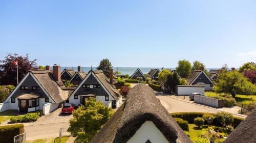 Grossenbrode House | Am-hohen-Ufer-Reetdach-Haus-Strand-Ahoi-131