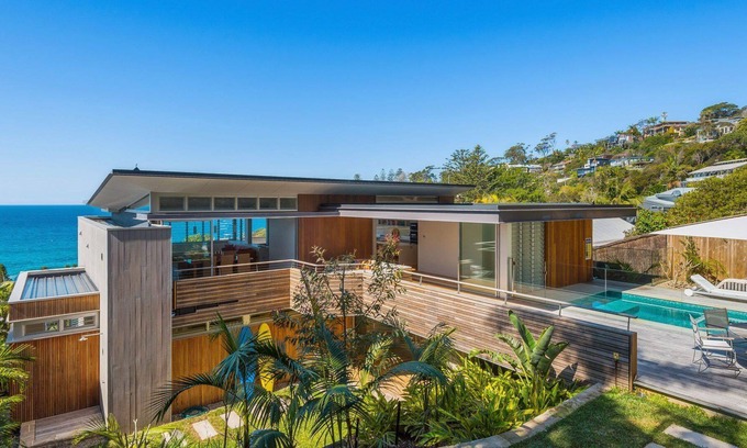 Whale Beach House | AMANWALI by Palm Beach Holiday Rentals