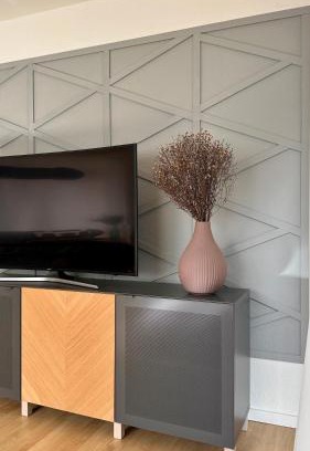 Rheinhausen Apartment | AMAO Grey - 86 m2 Apartment - Balcony - King-Size Beds - Free Parking - Near Europa-Park - Up to 12 Guests with 2 Units