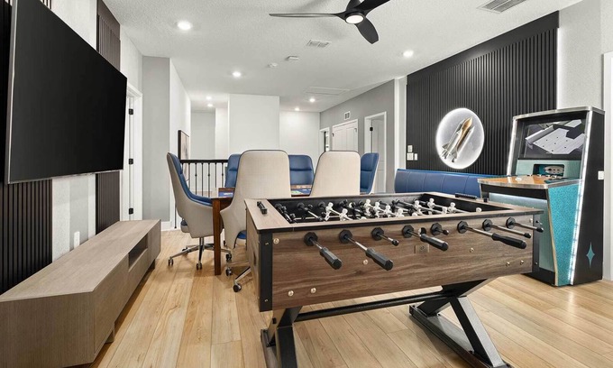 Florida Center House | Amazeballs Abode | Out of this world I-Drive estate w theater, arcades, spa pool