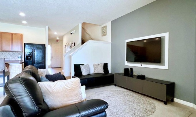 Loughman House | Amazing 4BR Resort Townhome with Splash Pool-4686TD villa