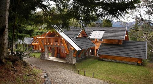Villa Traful Ski Chalet | Amazing 5 Bedrooms Chalet in Villa Traful VT1 by Apartments Bariloche