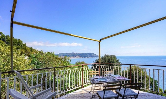 Capo Mimosa-Rollo Apartment | Amazing apartment in Cervo with WiFi