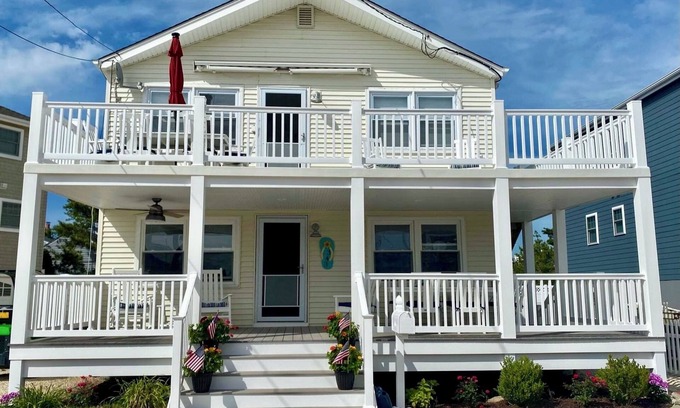 Surf City House | Amazing bayside home in Surf City- steps to the bay, great for families
