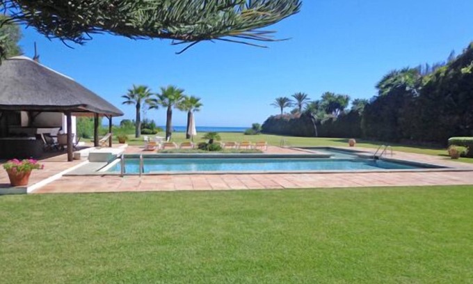 Guadalmina Villa | Amazing Beachfront Villa, heated pool, Marbella