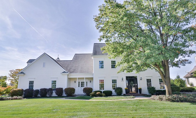 New Berlin House | Amazing, centrally located home with tons of space