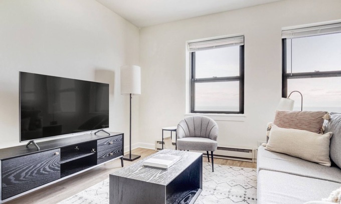 Gold Coast Apartment | Amazing Gold Coast 1BR w/Doorman & Gym, 2 blocks to L, by Blueground