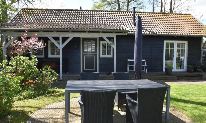 Goedereede House | Amazing holiday home in Goedereede with garden