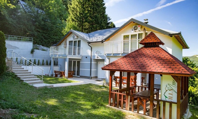 East Sarajevo House | Amazing holiday house Noor surrounded with nature