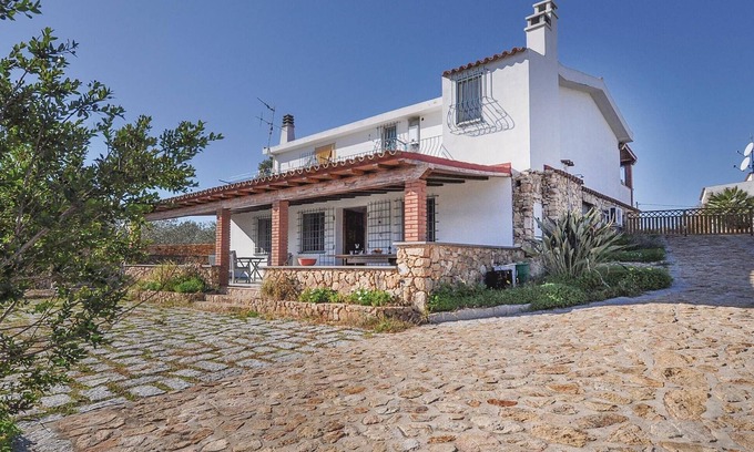 Orosei House | Amazing home in Orosei -NU- with WiFi