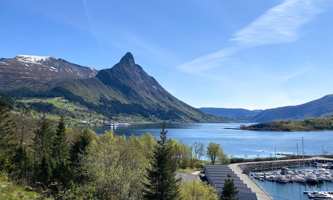Ulstein Municipality House | Amazing home in ørsta with WiFi