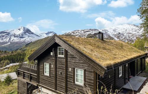 Møre og Romsdal House | Amazing Home In Stranda With Jacuzzi