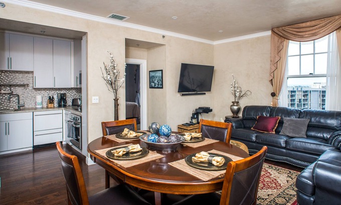 Cortez Hill Condo | Amazing Luxury Condo In The Historic El Cortez