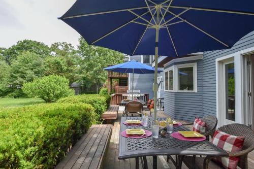 East Orleans House | Amazing Outdoor Space Access to Town Cove