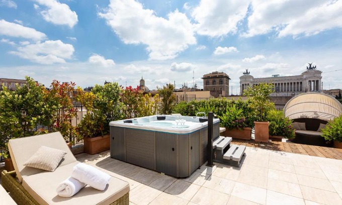 Rome City Centre Apartment | Amazing Penthouse Piazza Venezia