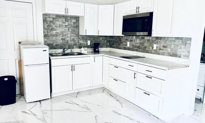 Greater Northdale House | Amazing private home stay bedroom with kitchen