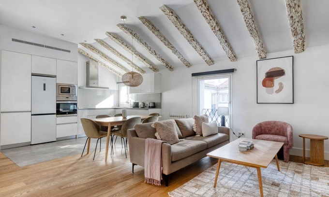 Recoletos Apartment | Amazing Salamanca 3BR Penthouse, by Blueground