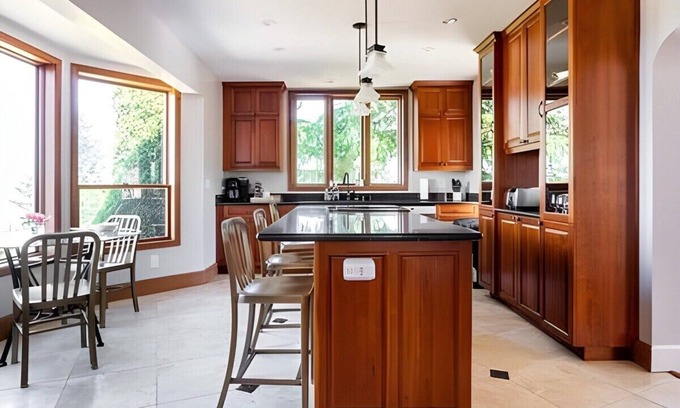 Tacoma House | Amazing Tudor-style House w/Outdoor Dining & Great Views!