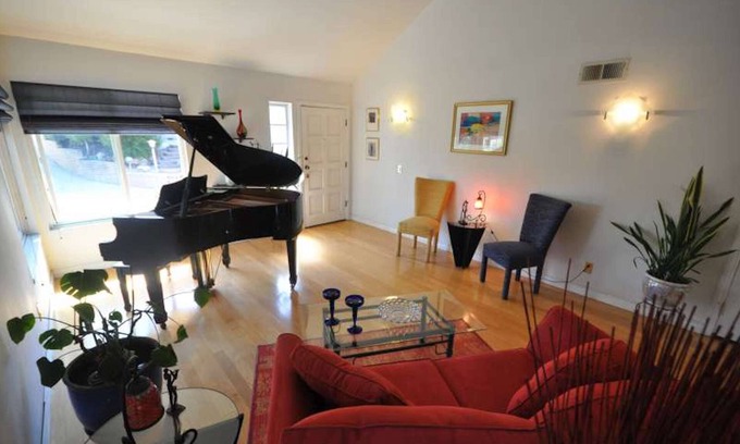 Eagle Rock House | Amazing Views in Los Angeles' Glassell Park Mountains 3 bedroom private home n