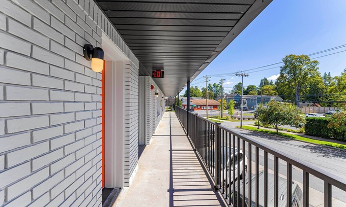 Saratoga Springs Hotel | Ambler Hotel