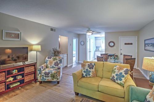 Fernandina Beach Apartment | Amelia Island Condo with Pool and Beach Access!